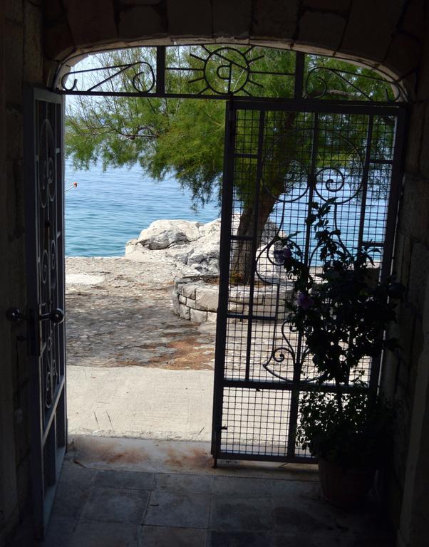 Apartment Lju On The Beach Split Exterior photo