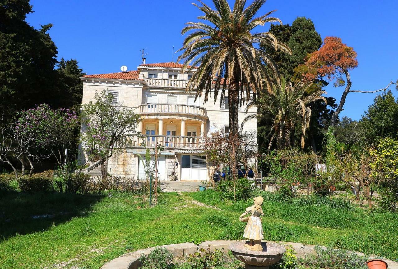 Apartment Lju On The Beach Split Exterior photo